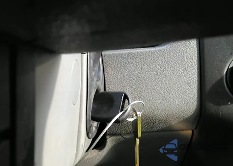 2001 Ford F-150 Lariat/Xl/Xlt from USA, damaged, VIN 1FTRX18L81NB69162